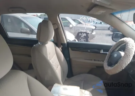 2011 Kia Sorento Lx from USA, damaged, VIN 5XYKT3A14BG055928